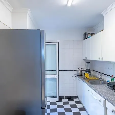 Stunning 3 Bed Flat In Lido *