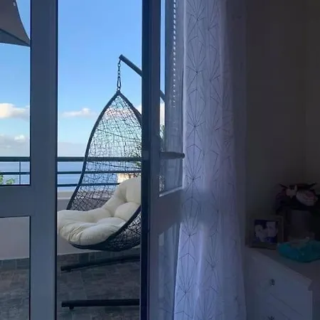 Stunning 3 Bed Flat In Lido شقة فونشال