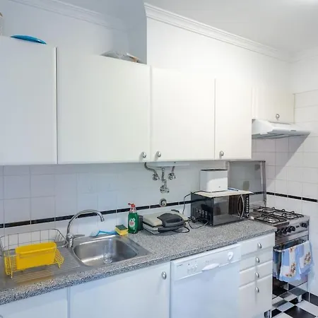 Stunning 3 Bed Flat In Lido